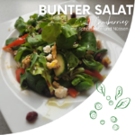 Bunter Salat mit Cranberries, Schafskäse und Nüssen